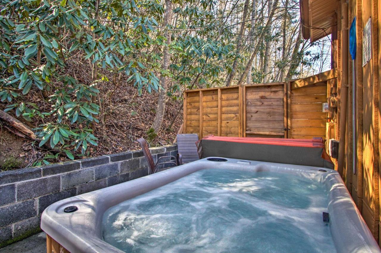 Couples Cabin Great Smoky Arts And Crafts Community Villa Gatlinburg Esterno foto